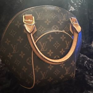 𝅺LOUIS vuitton ellipse MM monogram